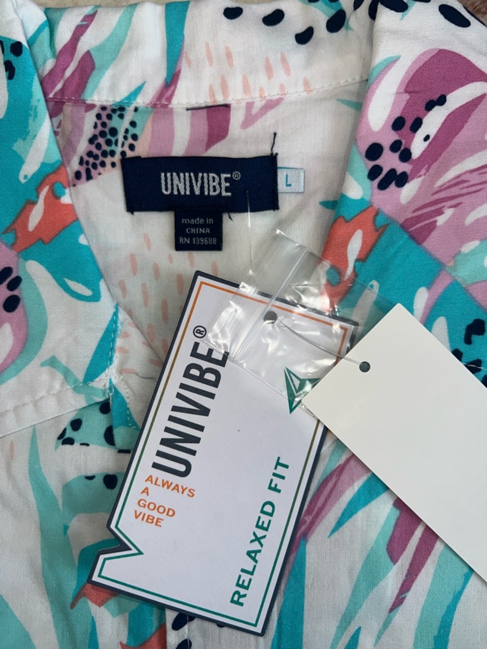 NEW UNIVIBE Boys White Tropical Button-Down Relaxed Fit Shirt - Picture 3 of 7